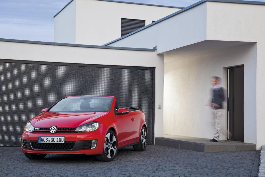  Volkswagen Golf GTi Cabrio 2012 года  (фото 29 из 61)